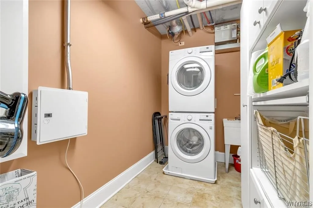 132 Lakefront Boulevard 405, Buffalo, New York 142, Buffalo, New York 14202, 2 Bedrooms Bedrooms, 4 Rooms Rooms,2 BathroomsBathrooms,Residential,Closed,132 Lakefront Boulevard 405, Buffalo, New York 142,0,B1509270