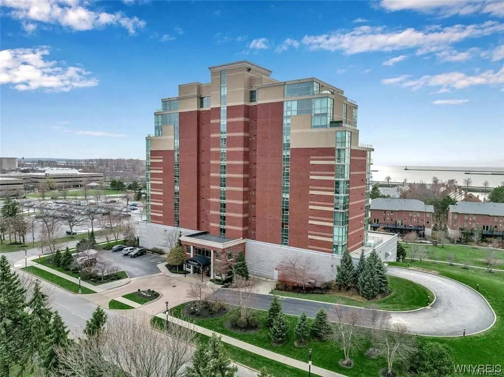 132 Lakefront Boulevard 405, Buffalo, New York 142, Buffalo, New York 14202, 2 Bedrooms Bedrooms, 4 Rooms Rooms,2 BathroomsBathrooms,Residential,Closed,132 Lakefront Boulevard 405, Buffalo, New York 142,0,B1509270