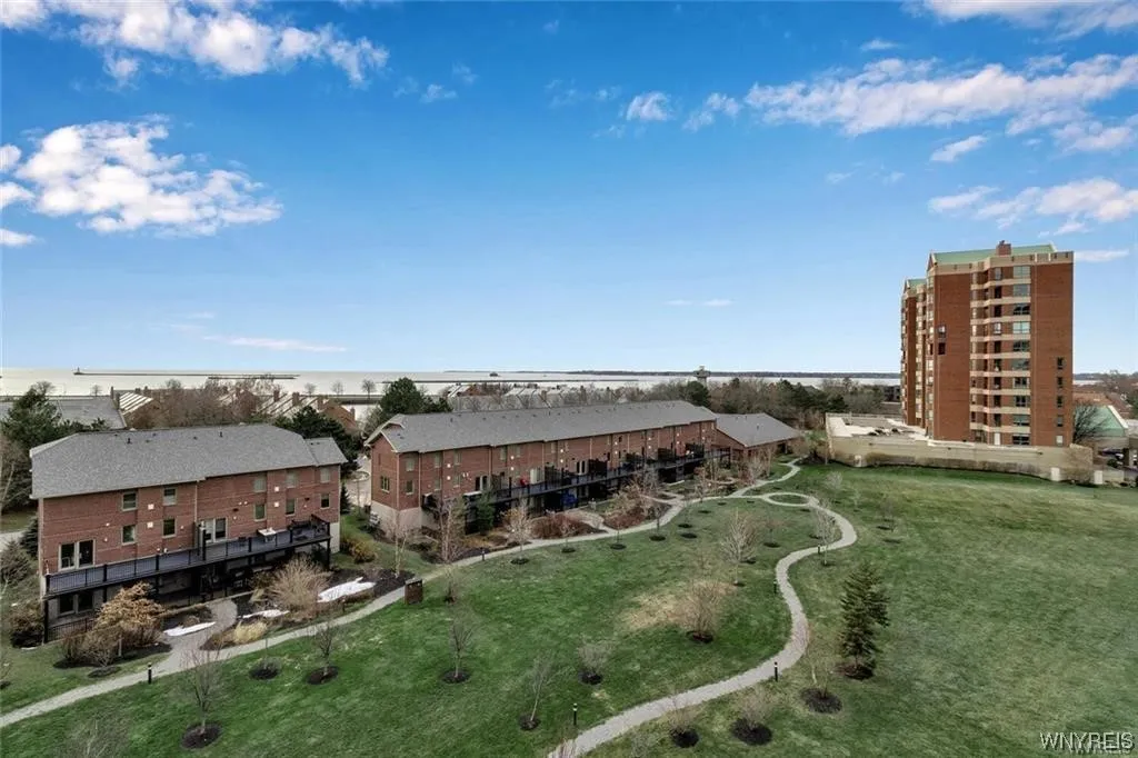 132 Lakefront Boulevard 405, Buffalo, New York 142, Buffalo, New York 14202, 2 Bedrooms Bedrooms, 4 Rooms Rooms,2 BathroomsBathrooms,Residential,Closed,132 Lakefront Boulevard 405, Buffalo, New York 142,0,B1509270