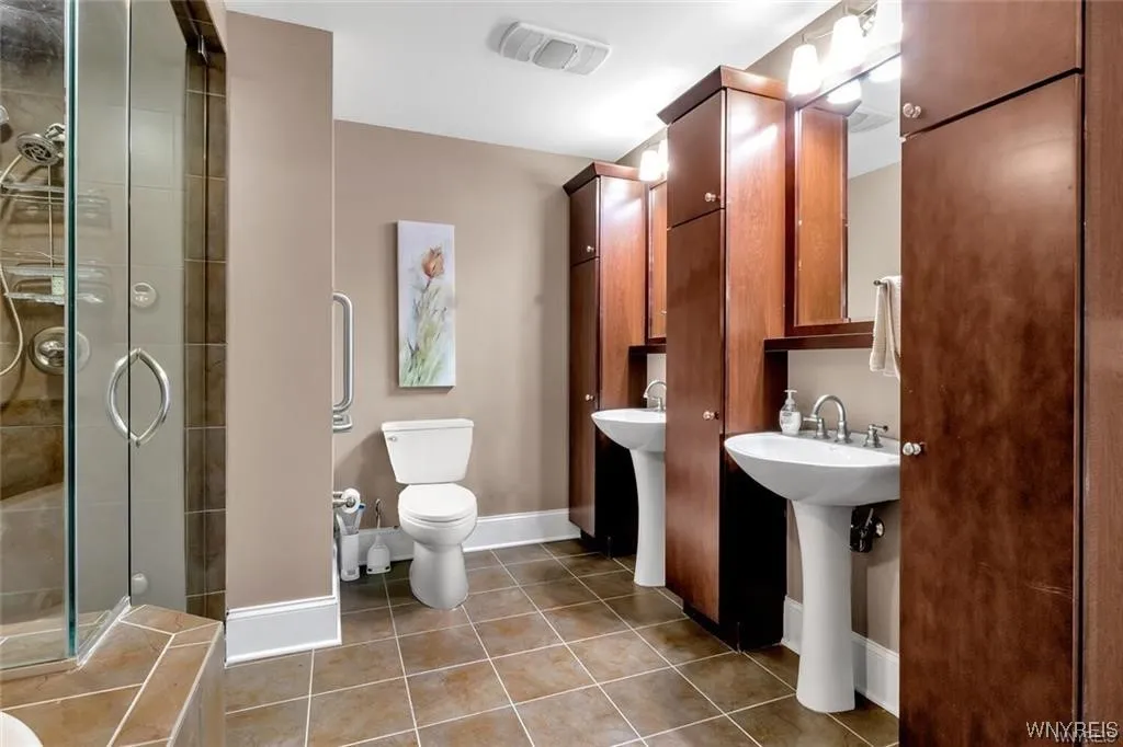 132 Lakefront Boulevard 405, Buffalo, New York 142, Buffalo, New York 14202, 2 Bedrooms Bedrooms, 4 Rooms Rooms,2 BathroomsBathrooms,Residential,Closed,132 Lakefront Boulevard 405, Buffalo, New York 142,0,B1509270