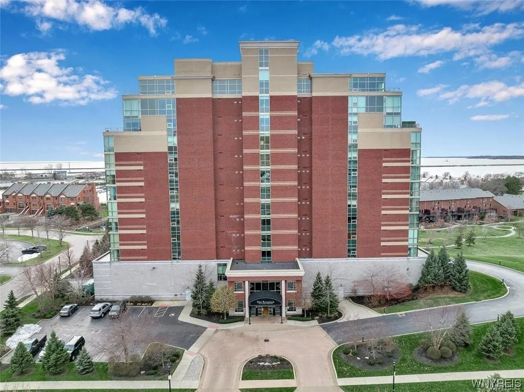132 Lakefront Boulevard 405, Buffalo, New York 142, Buffalo, New York 14202, 2 Bedrooms Bedrooms, 4 Rooms Rooms,2 BathroomsBathrooms,Residential,Closed,132 Lakefront Boulevard 405, Buffalo, New York 142,0,B1509270