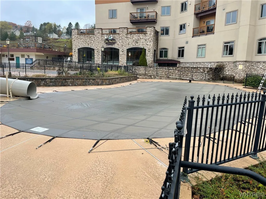 Additional pool open in warmer months.