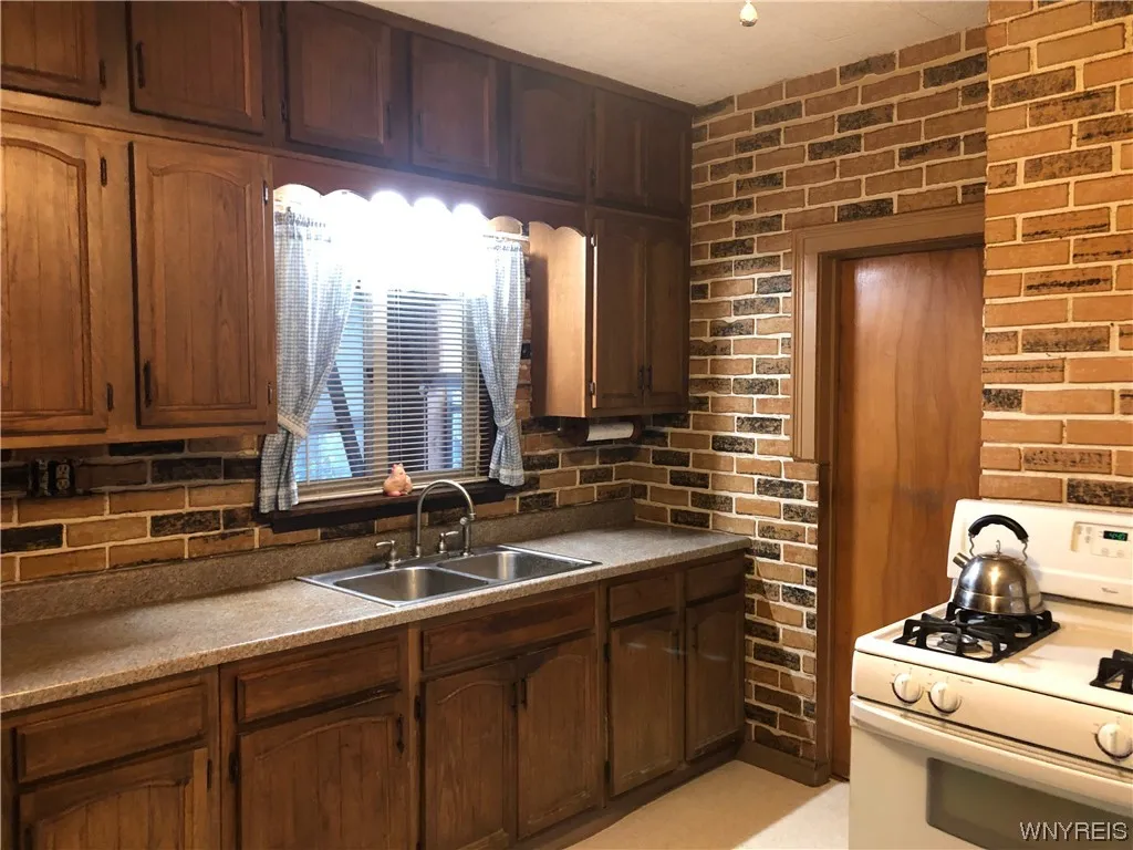 70 Reservation Street, Buffalo, New York 14207, Buffalo, New York 14207, 3 Bedrooms Bedrooms, 9 Rooms Rooms,1 BathroomBathrooms,Residential,Closed,70 Reservation Street, Buffalo, New York 14207,0,B1510839