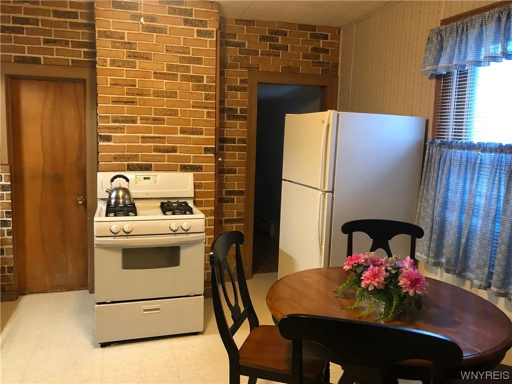 70 Reservation Street, Buffalo, New York 14207, Buffalo, New York 14207, 3 Bedrooms Bedrooms, 9 Rooms Rooms,1 BathroomBathrooms,Residential,Closed,70 Reservation Street, Buffalo, New York 14207,0,B1510839