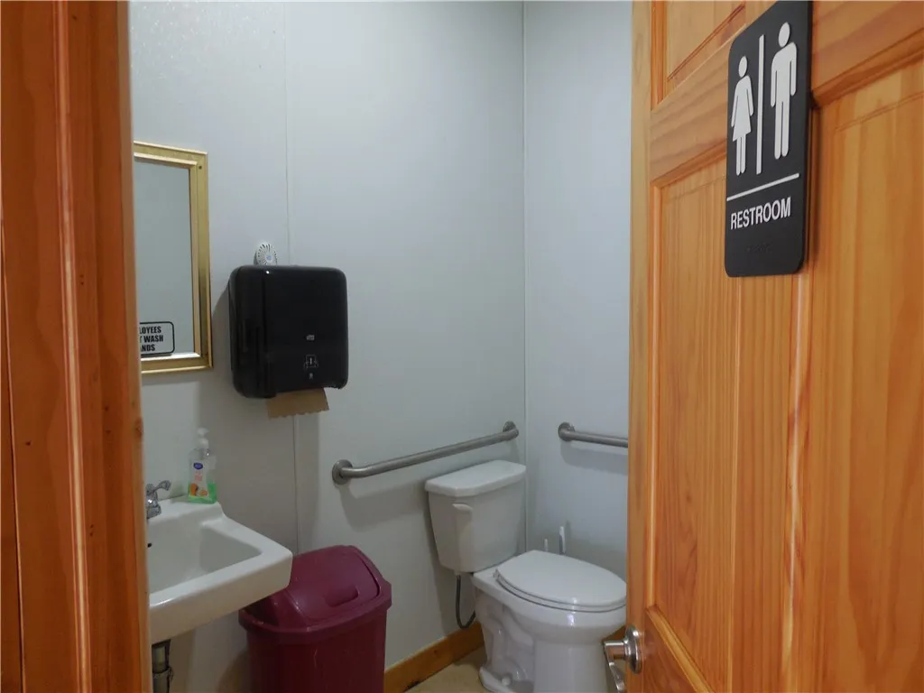 7342 State Street Road, Throop, New York 13021, Throop, New York 13021, ,Commercial Sale,For Sale,7342 State Street Road, Throop, New York 13021,0,R1511794