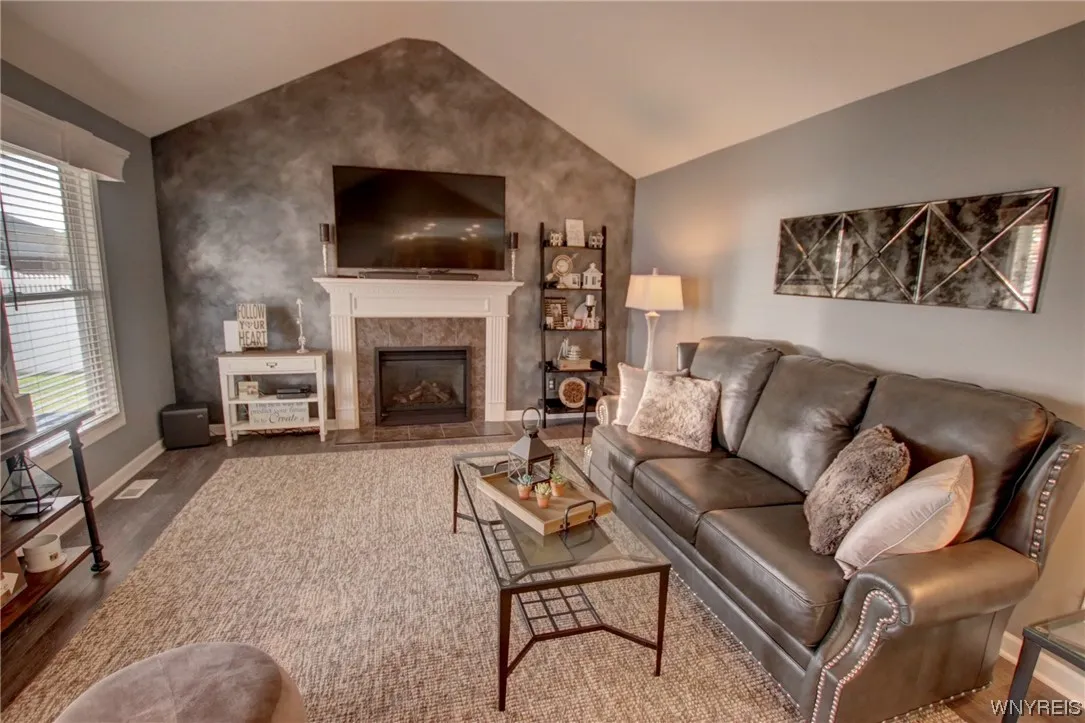 3627 Delilah Lane, Hamburg, New York 14075, Hamburg, New York 14075, 3 Bedrooms Bedrooms, 9 Rooms Rooms,1 BathroomBathrooms,Residential,Closed,3627 Delilah Lane, Hamburg, New York 14075,0,B1513274