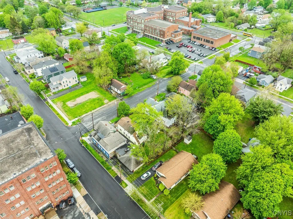 200 West Seneca St & Marcellus Street, Syracus, Syracuse, New York 13204, 5 Rooms Rooms,Commercial Sale,For Sale,200 West Seneca St & Marcellus Street, Syracus,0,S1514341