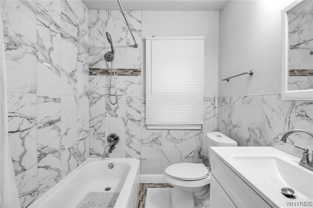 106 Jewett Avenue, Buffalo, New York 14214, Buffalo, New York 14214, 6 Bedrooms Bedrooms, ,2 BathroomsBathrooms,Residential,Closed,106 Jewett Avenue, Buffalo, New York 14214,0,B1515229