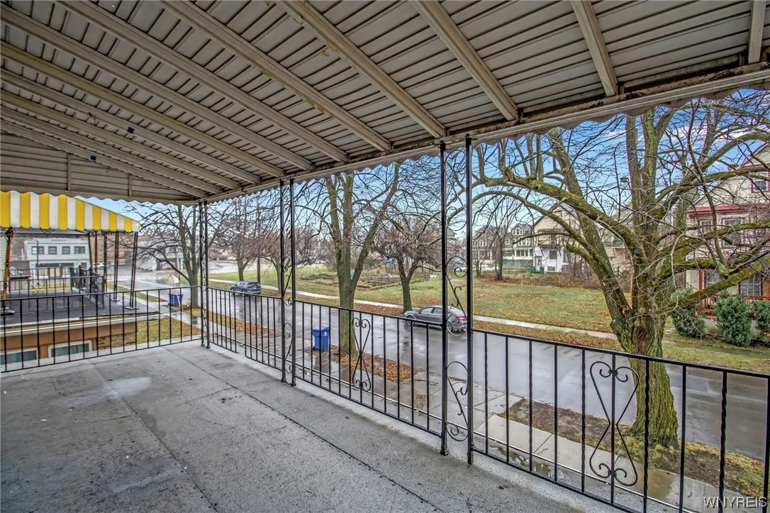 106 Jewett Avenue, Buffalo, New York 14214, Buffalo, New York 14214, 6 Bedrooms Bedrooms, ,2 BathroomsBathrooms,Residential,Closed,106 Jewett Avenue, Buffalo, New York 14214,0,B1515229
