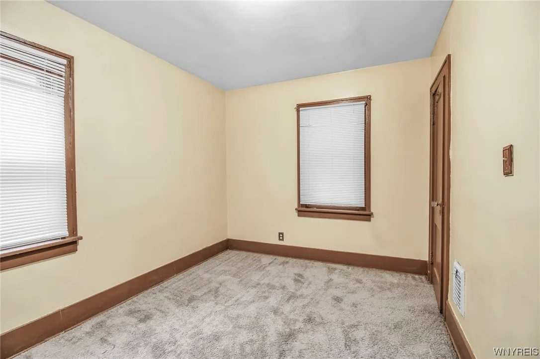 106 Jewett Avenue, Buffalo, New York 14214, Buffalo, New York 14214, 6 Bedrooms Bedrooms, ,2 BathroomsBathrooms,Residential,Closed,106 Jewett Avenue, Buffalo, New York 14214,0,B1515229