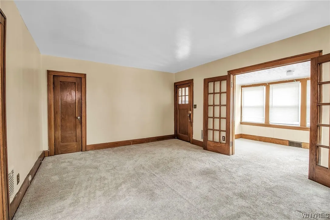 106 Jewett Avenue, Buffalo, New York 14214, Buffalo, New York 14214, 6 Bedrooms Bedrooms, ,2 BathroomsBathrooms,Residential,Closed,106 Jewett Avenue, Buffalo, New York 14214,0,B1515229