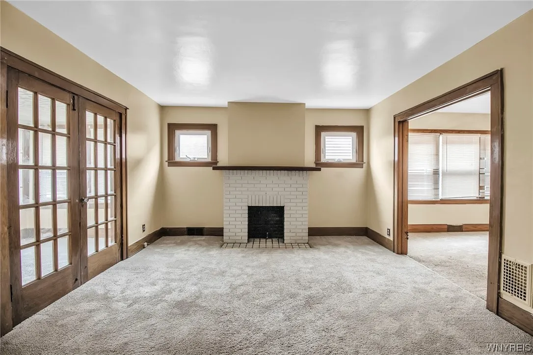 106 Jewett Avenue, Buffalo, New York 14214, Buffalo, New York 14214, 6 Bedrooms Bedrooms, ,2 BathroomsBathrooms,Residential,Closed,106 Jewett Avenue, Buffalo, New York 14214,0,B1515229