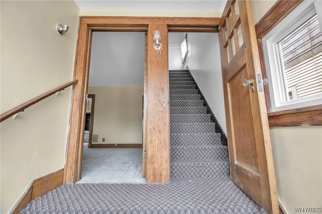106 Jewett Avenue, Buffalo, New York 14214, Buffalo, New York 14214, 6 Bedrooms Bedrooms, ,2 BathroomsBathrooms,Residential,Closed,106 Jewett Avenue, Buffalo, New York 14214,0,B1515229