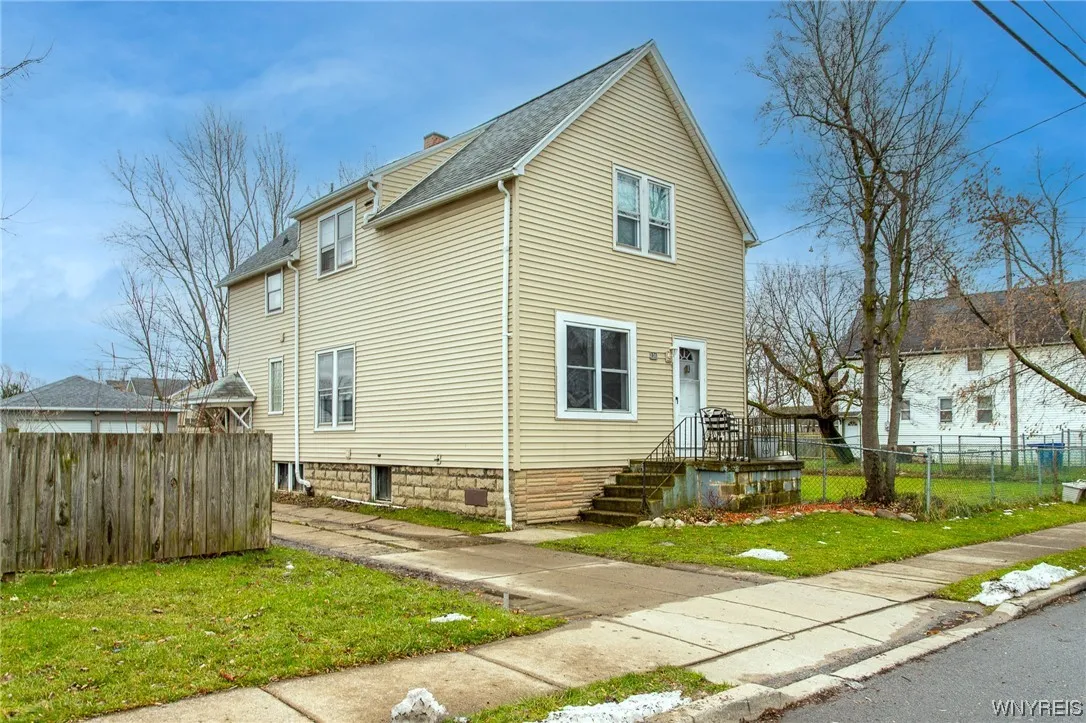 131 Edson Street, West Seneca, New York 14210, West Seneca, New York 14210, 3 Bedrooms Bedrooms, ,2 BathroomsBathrooms,Residential,Closed,131 Edson Street, West Seneca, New York 14210,0,B1516511