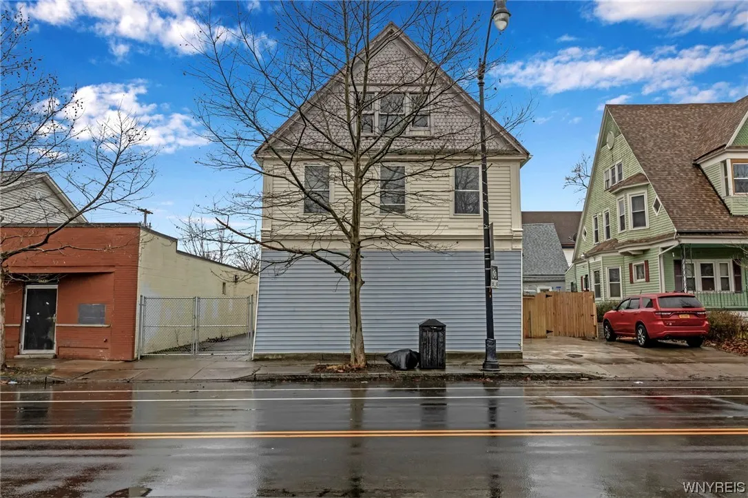 1741 South Park Avenue, Buffalo, New York 14220, Buffalo, New York 14220, 6 Bedrooms Bedrooms, ,2 BathroomsBathrooms,Residential,Closed,1741 South Park Avenue, Buffalo, New York 14220,0,B1516843
