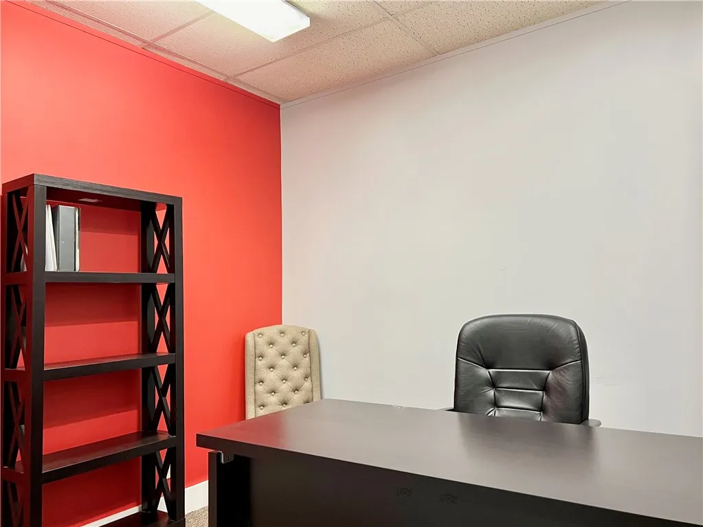 2nd Floor Office (4 of 7)