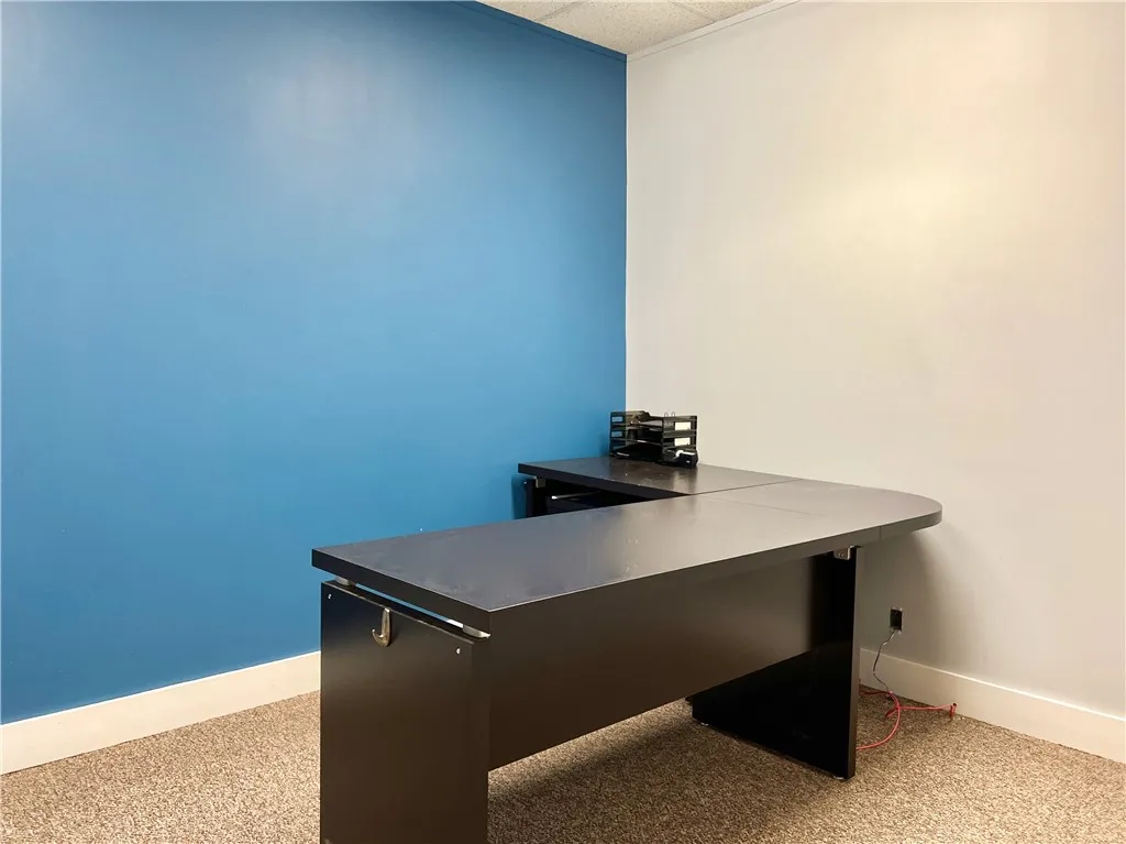 2nd Floor Office (3 of 7)