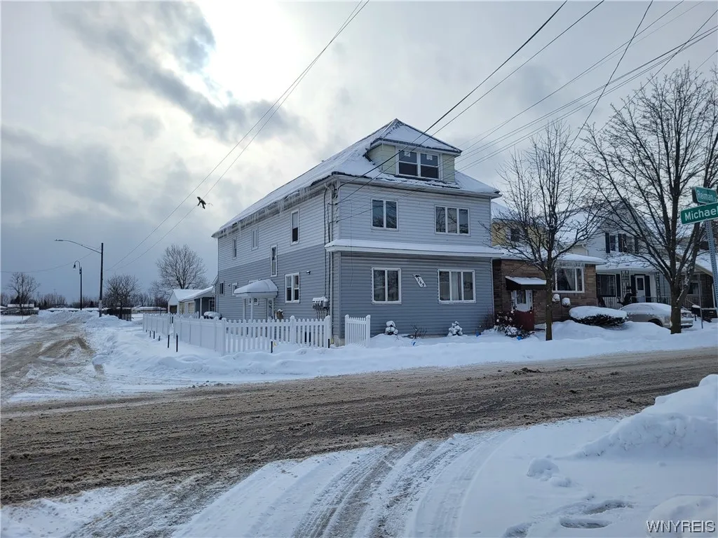 369 Reiman St (lower Middle), Cheektowaga, New Yor, Cheektowaga, New York 14212, 2 Bedrooms Bedrooms, 3 Rooms Rooms,1 BathroomBathrooms,Residential Lease,Closed,369 Reiman St (lower Middle), Cheektowaga, New Yor,0,B1517480