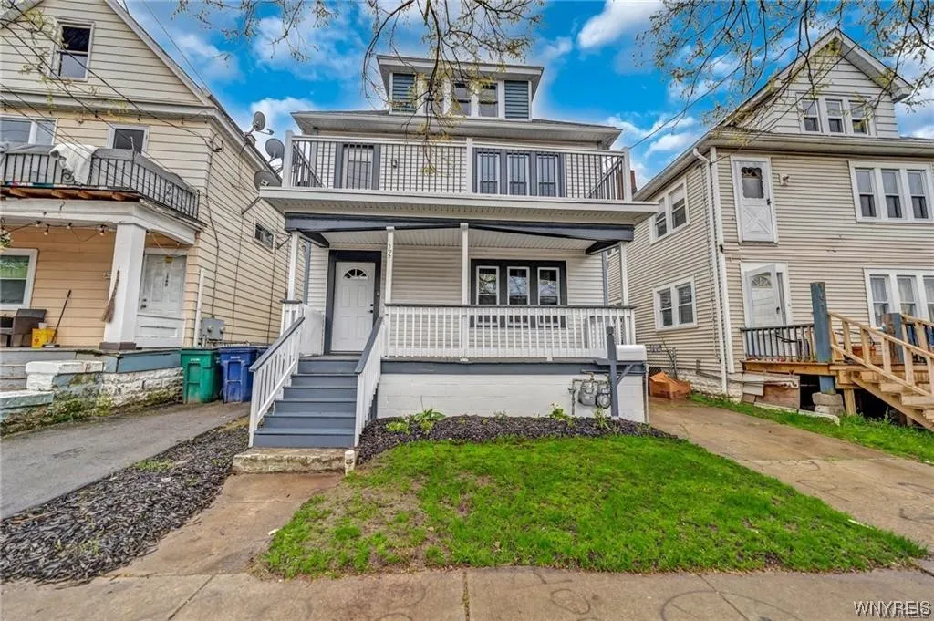 165 Grote Street, Buffalo, New York 14207, Buffalo, New York 14207, 4 Bedrooms Bedrooms, ,2 BathroomsBathrooms,Residential,Closed,165 Grote Street, Buffalo, New York 14207,0,B1517478