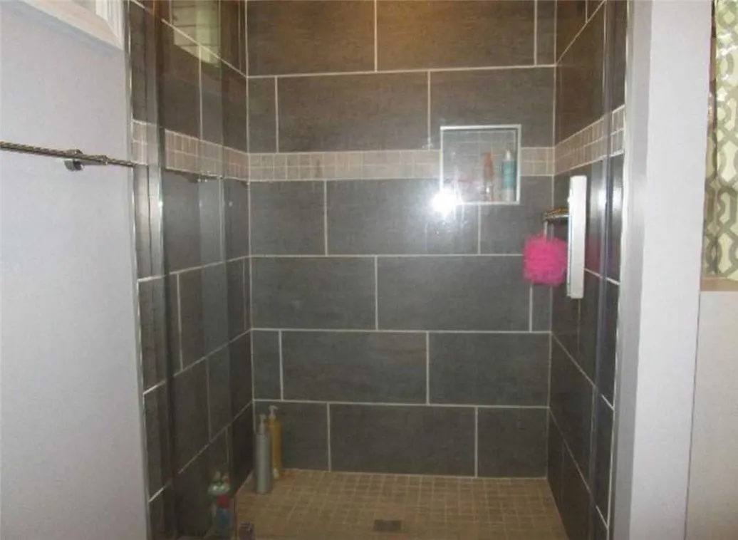 408 West Honeoye Street, Shinglehouse, Pennsylvani, Shinglehouse, Pennsylvania 16748, 2 Bedrooms Bedrooms, 7 Rooms Rooms,2 BathroomsBathrooms,Residential,Closed,408 West Honeoye Street, Shinglehouse, Pennsylvani,0,R1518102