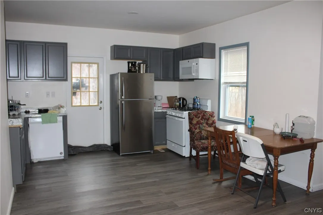 4966 State Route 31, Clay, New York 13041, Clay, New York 13041, 4 Bedrooms Bedrooms, 9 Rooms Rooms,2 BathroomsBathrooms,Residential,For Sale,4966 State Route 31, Clay, New York 13041,0,S1518329