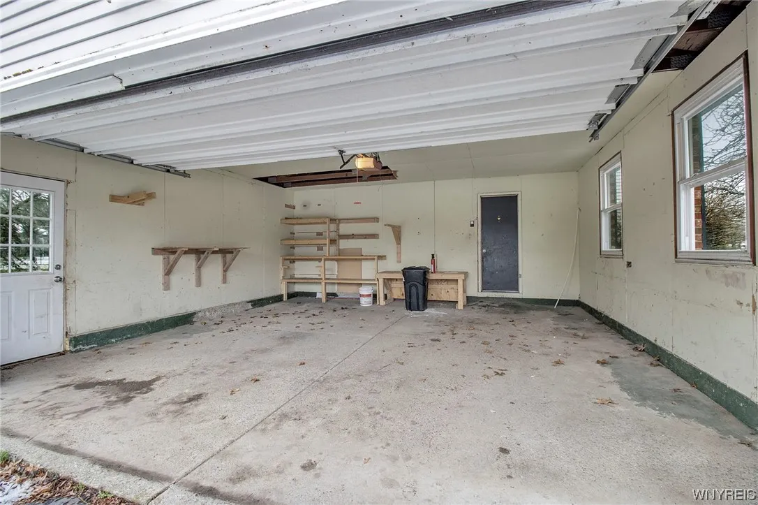 Garage, interior