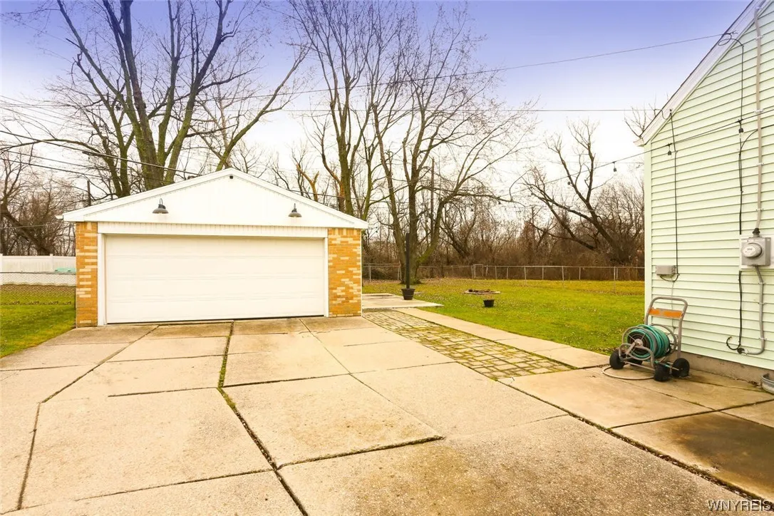 142 Cathedral Lane, Cheektowaga, New York 14225, Cheektowaga, New York 14225, 4 Bedrooms Bedrooms, 8 Rooms Rooms,2 BathroomsBathrooms,Residential,Closed,142 Cathedral Lane, Cheektowaga, New York 14225,0,B1514975