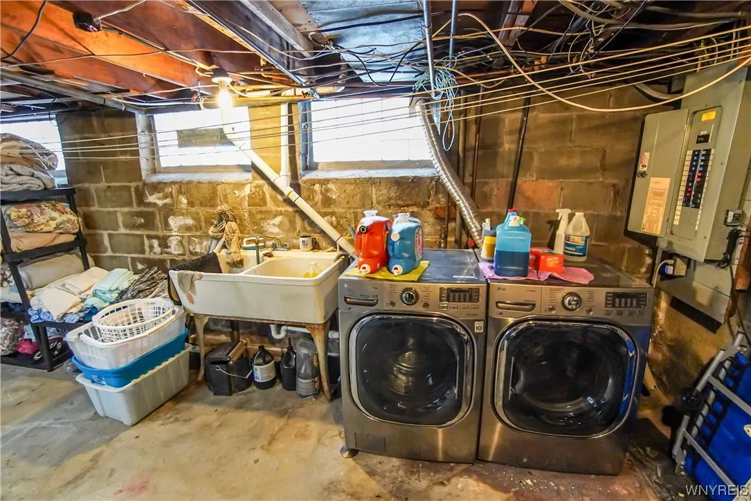 16 Eldon Road, Buffalo, New York 14215, Buffalo, New York 14215, 3 Bedrooms Bedrooms, 6 Rooms Rooms,2 BathroomsBathrooms,Residential,Closed,16 Eldon Road, Buffalo, New York 14215,0,B1517651