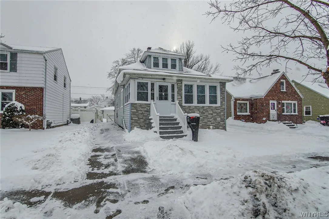 110 North End Avenue, Tonawanda-town, New York 142, Tonawanda, New York 14217, 4 Bedrooms Bedrooms, 7 Rooms Rooms,2 BathroomsBathrooms,Residential,Closed,110 North End Avenue, Tonawanda-town, New York 142,0,B1518987