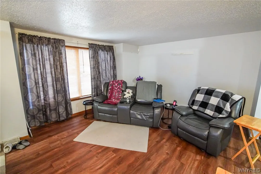 31 John Paul Court, Buffalo, New York 14206, Buffalo, New York 14206, 3 Bedrooms Bedrooms, 6 Rooms Rooms,1 BathroomBathrooms,Residential,Closed,31 John Paul Court, Buffalo, New York 14206,0,B1518618