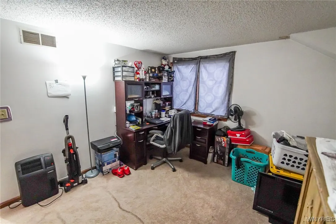 31 John Paul Court, Buffalo, New York 14206, Buffalo, New York 14206, 3 Bedrooms Bedrooms, 6 Rooms Rooms,1 BathroomBathrooms,Residential,Closed,31 John Paul Court, Buffalo, New York 14206,0,B1518618