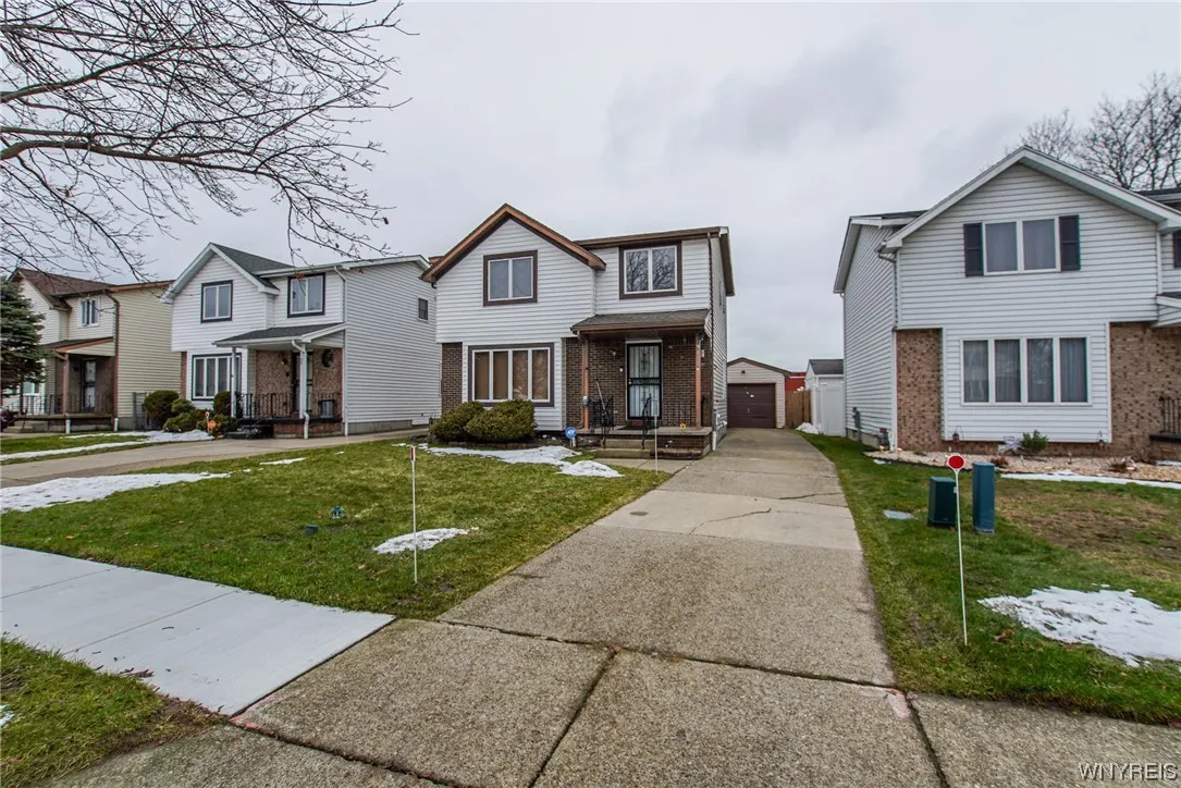 31 John Paul Court, Buffalo, New York 14206, Buffalo, New York 14206, 3 Bedrooms Bedrooms, 6 Rooms Rooms,1 BathroomBathrooms,Residential,Closed,31 John Paul Court, Buffalo, New York 14206,0,B1518618