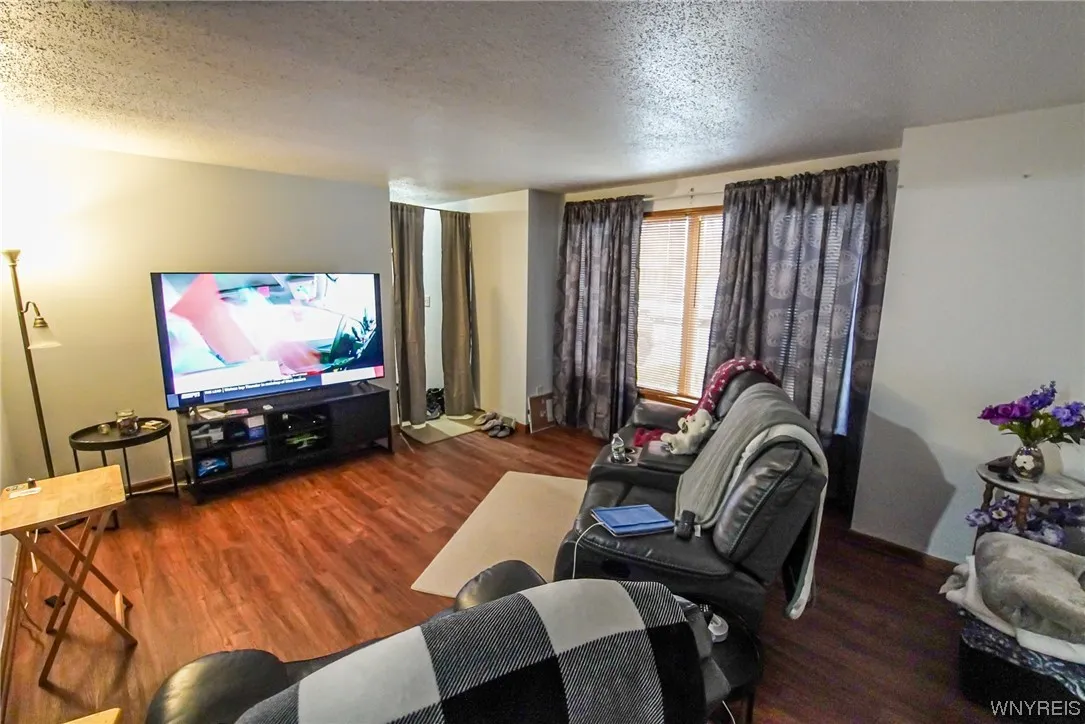 31 John Paul Court, Buffalo, New York 14206, Buffalo, New York 14206, 3 Bedrooms Bedrooms, 6 Rooms Rooms,1 BathroomBathrooms,Residential,Closed,31 John Paul Court, Buffalo, New York 14206,0,B1518618