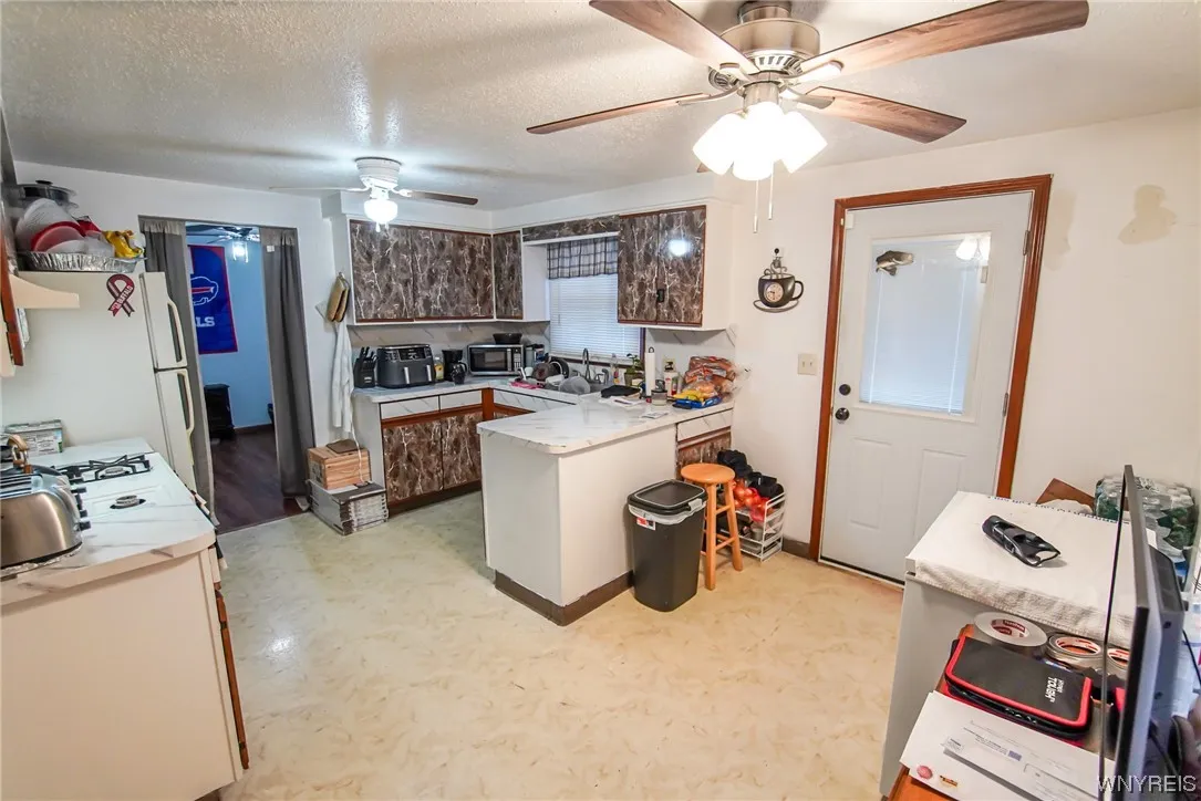 31 John Paul Court, Buffalo, New York 14206, Buffalo, New York 14206, 3 Bedrooms Bedrooms, 6 Rooms Rooms,1 BathroomBathrooms,Residential,Closed,31 John Paul Court, Buffalo, New York 14206,0,B1518618