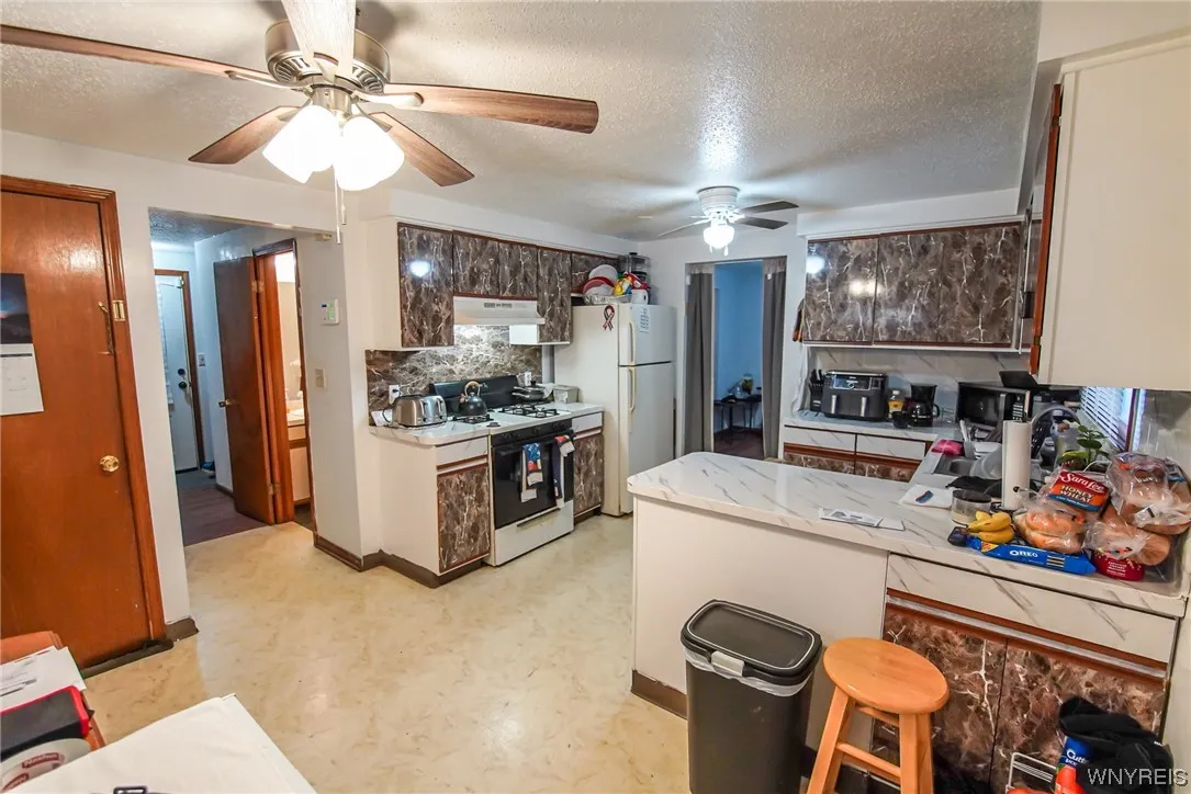 31 John Paul Court, Buffalo, New York 14206, Buffalo, New York 14206, 3 Bedrooms Bedrooms, 6 Rooms Rooms,1 BathroomBathrooms,Residential,Closed,31 John Paul Court, Buffalo, New York 14206,0,B1518618