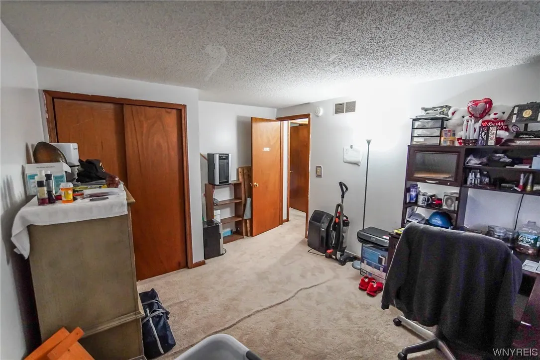 31 John Paul Court, Buffalo, New York 14206, Buffalo, New York 14206, 3 Bedrooms Bedrooms, 6 Rooms Rooms,1 BathroomBathrooms,Residential,Closed,31 John Paul Court, Buffalo, New York 14206,0,B1518618