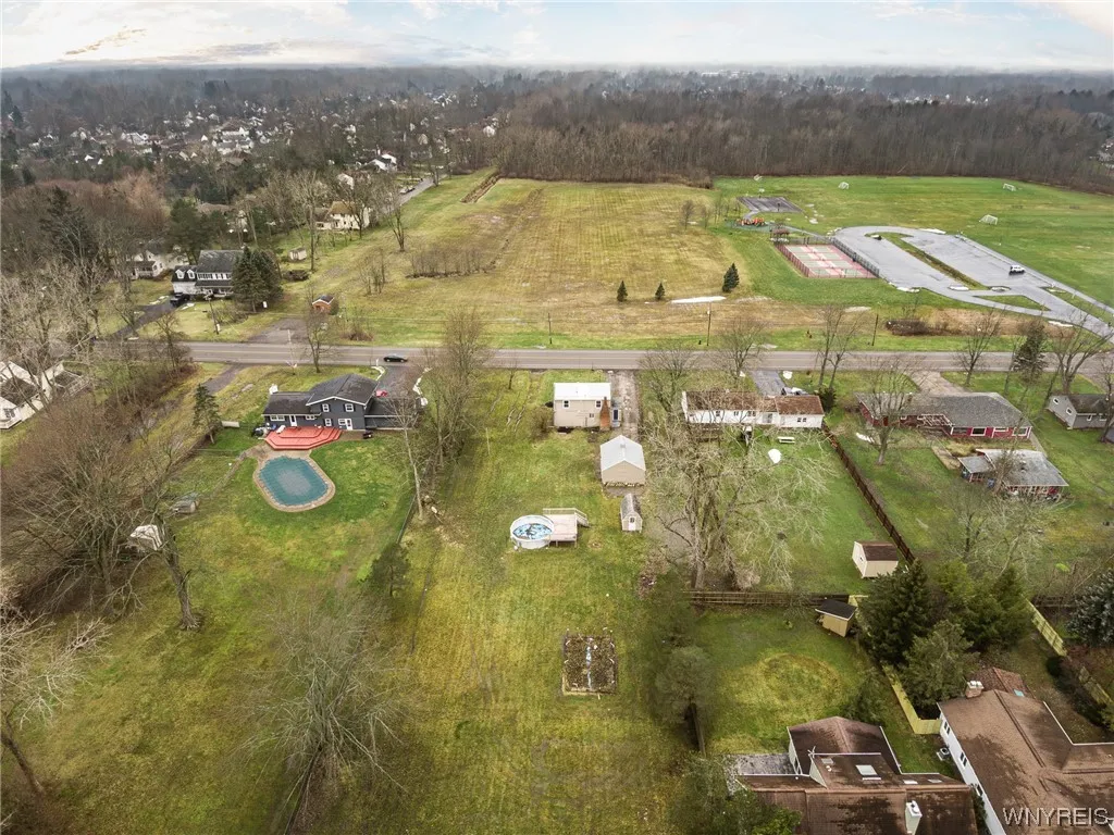 689 Paradise Road, Amherst, New York 14051, Amherst, New York 14051, 4 Bedrooms Bedrooms, 6 Rooms Rooms,2 BathroomsBathrooms,Residential,Closed,689 Paradise Road, Amherst, New York 14051,0,B1519182