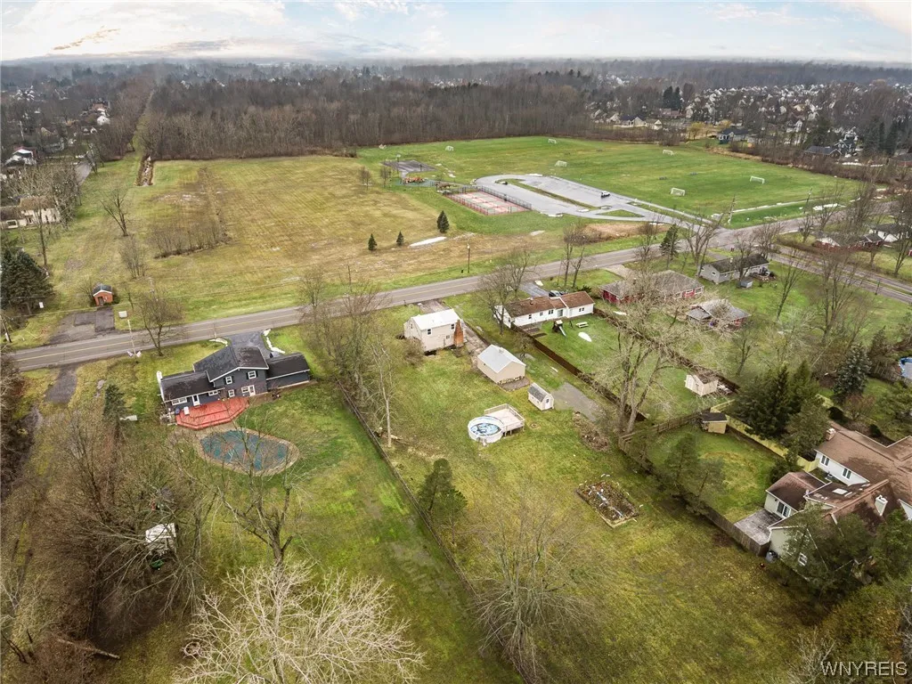 689 Paradise Road, Amherst, New York 14051, Amherst, New York 14051, 4 Bedrooms Bedrooms, 6 Rooms Rooms,2 BathroomsBathrooms,Residential,Closed,689 Paradise Road, Amherst, New York 14051,0,B1519182