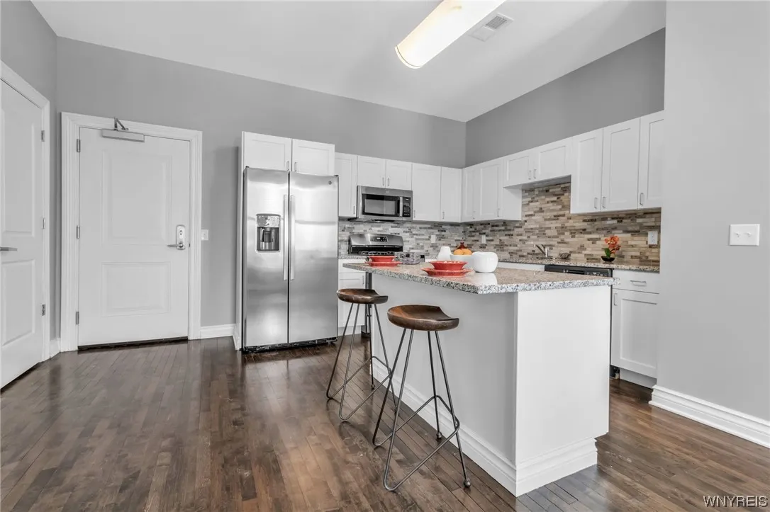 916 Main Street, Buffalo, New York 14202, Buffalo, New York 14202, 1 Bedroom Bedrooms, 5 Rooms Rooms,1 BathroomBathrooms,Residential Lease,Closed,916 Main Street, Buffalo, New York 14202,0,B1519893