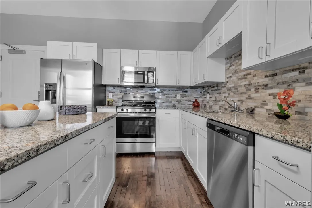 916 Main Street, Buffalo, New York 14202, Buffalo, New York 14202, 1 Bedroom Bedrooms, 5 Rooms Rooms,1 BathroomBathrooms,Residential Lease,Closed,916 Main Street, Buffalo, New York 14202,0,B1519893