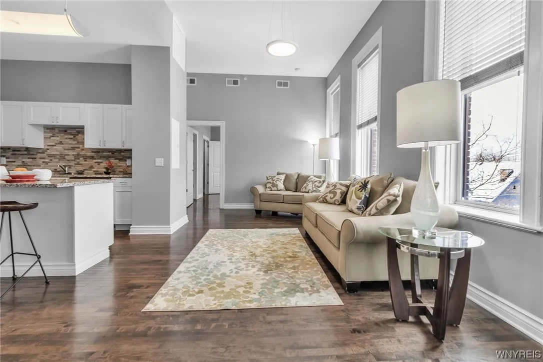 916 Main Street, Buffalo, New York 14202, Buffalo, New York 14202, 1 Bedroom Bedrooms, 5 Rooms Rooms,1 BathroomBathrooms,Residential Lease,Closed,916 Main Street, Buffalo, New York 14202,0,B1519893