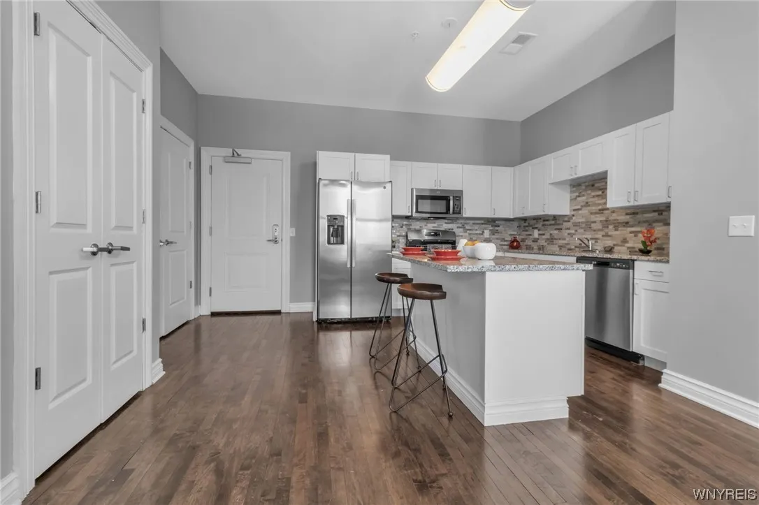 916 Main Street, Buffalo, New York 14202, Buffalo, New York 14202, 1 Bedroom Bedrooms, 5 Rooms Rooms,1 BathroomBathrooms,Residential Lease,Closed,916 Main Street, Buffalo, New York 14202,0,B1519893