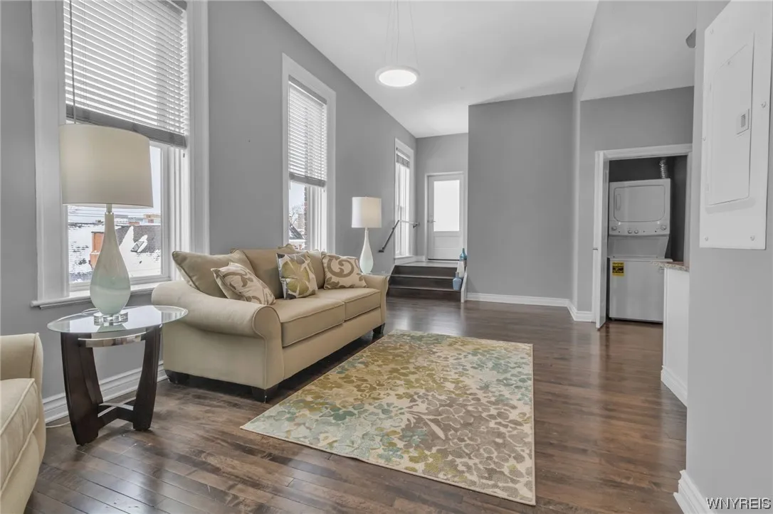 916 Main Street, Buffalo, New York 14202, Buffalo, New York 14202, 1 Bedroom Bedrooms, 5 Rooms Rooms,1 BathroomBathrooms,Residential Lease,Closed,916 Main Street, Buffalo, New York 14202,0,B1519893