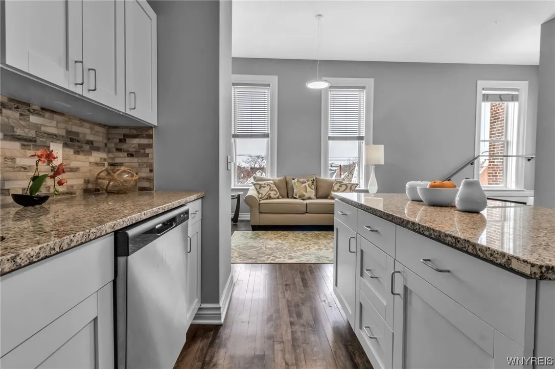 916 Main Street, Buffalo, New York 14202, Buffalo, New York 14202, 1 Bedroom Bedrooms, 5 Rooms Rooms,1 BathroomBathrooms,Residential Lease,Closed,916 Main Street, Buffalo, New York 14202,0,B1519893