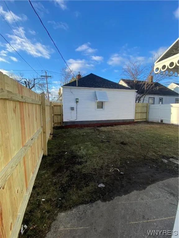 Privacy fencing