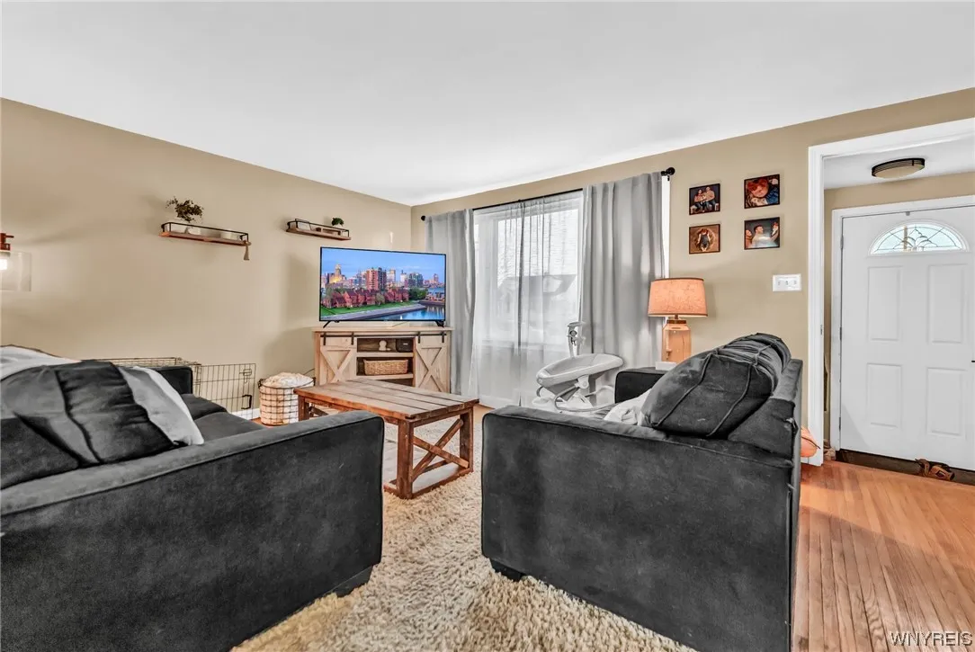 29 Calvin Court North, Tonawanda-town, New York 14, Tonawanda, New York 14150, 3 Bedrooms Bedrooms, 5 Rooms Rooms,1 BathroomBathrooms,Residential,Closed,29 Calvin Court North, Tonawanda-town, New York 14,0,B1520045