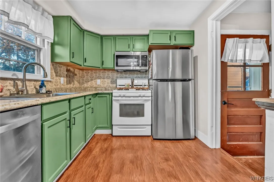 29 Calvin Court North, Tonawanda-town, New York 14, Tonawanda, New York 14150, 3 Bedrooms Bedrooms, 5 Rooms Rooms,1 BathroomBathrooms,Residential,Closed,29 Calvin Court North, Tonawanda-town, New York 14,0,B1520045