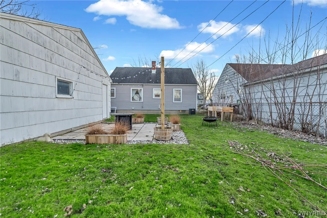 29 Calvin Court North, Tonawanda-town, New York 14, Tonawanda, New York 14150, 3 Bedrooms Bedrooms, 5 Rooms Rooms,1 BathroomBathrooms,Residential,Closed,29 Calvin Court North, Tonawanda-town, New York 14,0,B1520045