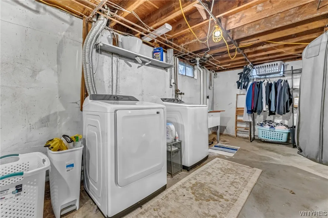 29 Calvin Court North, Tonawanda-town, New York 14, Tonawanda, New York 14150, 3 Bedrooms Bedrooms, 5 Rooms Rooms,1 BathroomBathrooms,Residential,Closed,29 Calvin Court North, Tonawanda-town, New York 14,0,B1520045