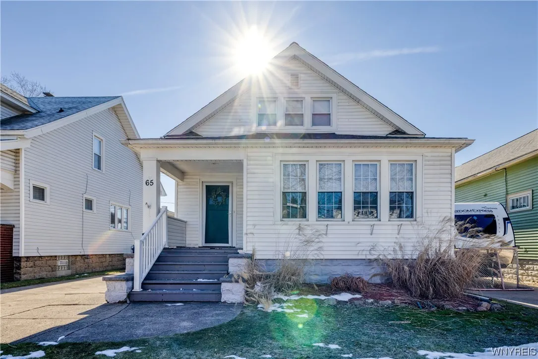 65 Oakhurst Avenue, Buffalo, New York 14220, Buffalo, New York 14220, 3 Bedrooms Bedrooms, 8 Rooms Rooms,2 BathroomsBathrooms,Residential,Closed,65 Oakhurst Avenue, Buffalo, New York 14220,0,B1520320